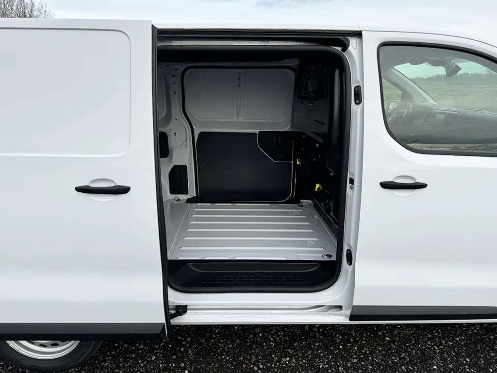 Peugeot Expert Cargo XL L3 4x2 Closed Van 10