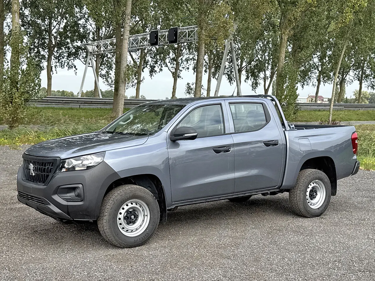 Peugeot Landtrek DC Double Cab Pick-up 4x4 1