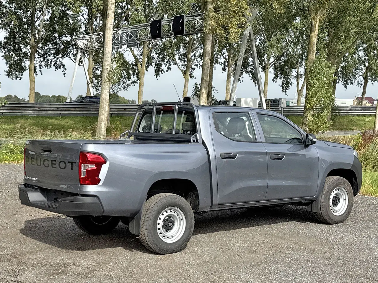 Peugeot Landtrek DC Double Cab Pick-up 4x4