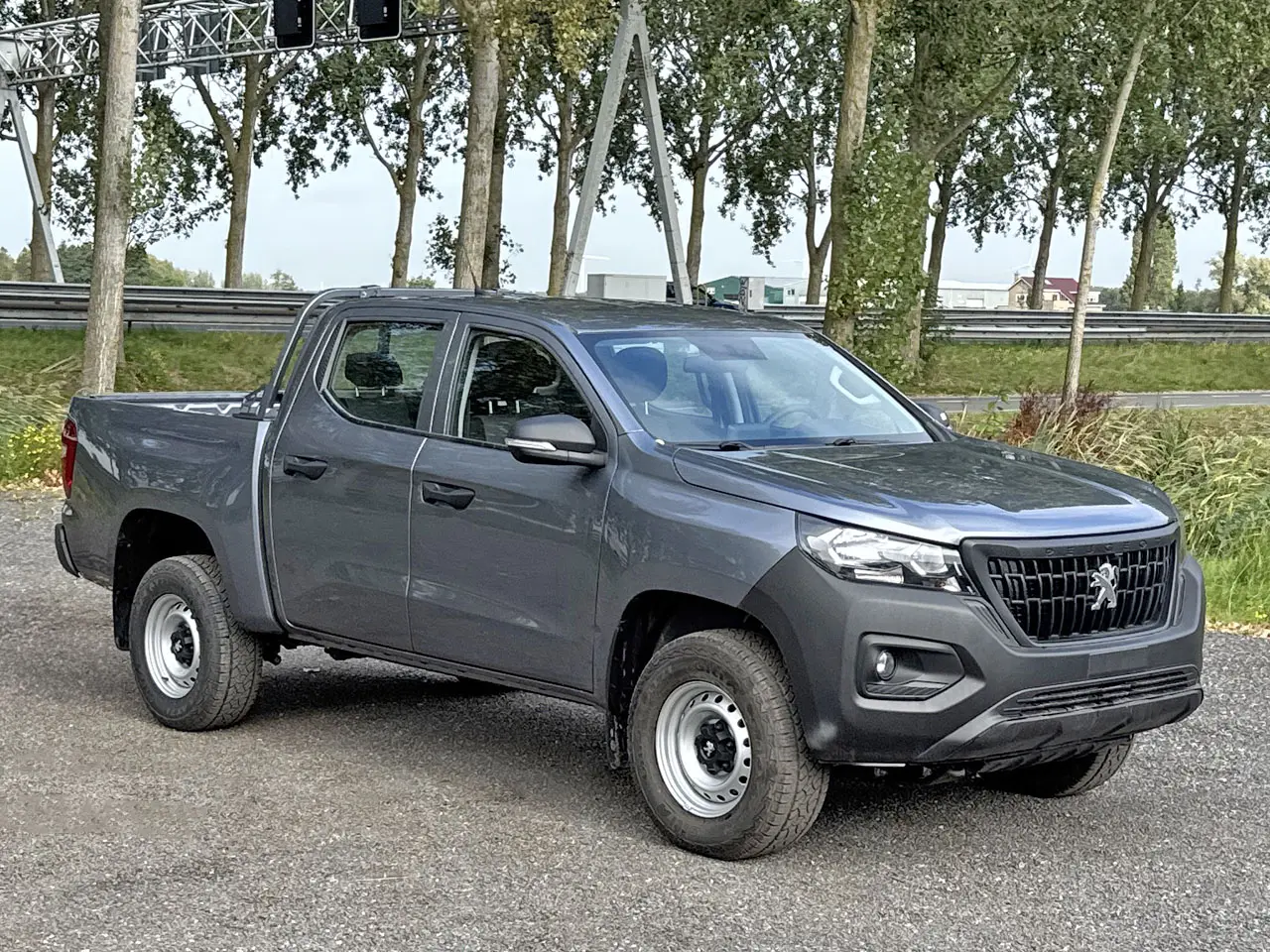 Peugeot Landtrek DC Double Cab Pick-up 4x4 8