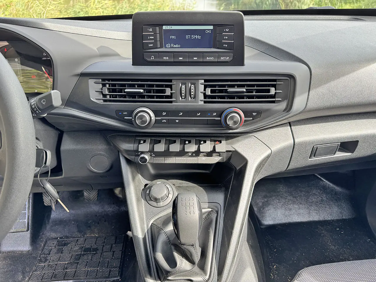 Peugeot Landtrek DC Double Cab Pick-up 4x4 11
