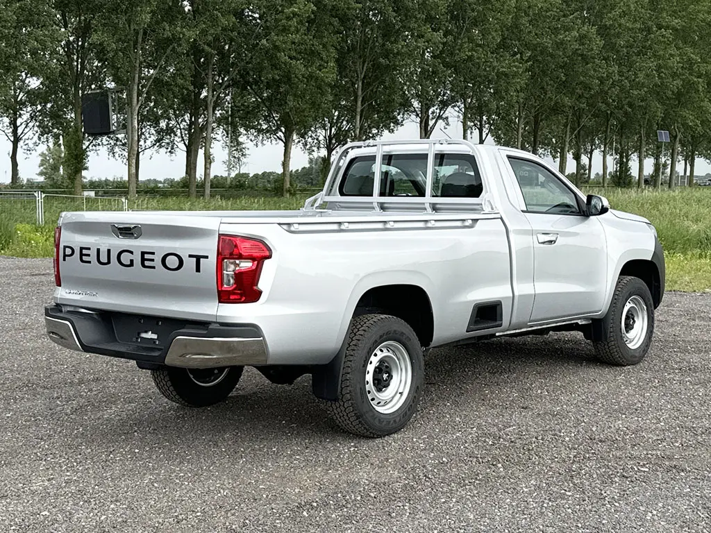 Peugeot Landtrek SC Single Cab Pick-up 4x2 6