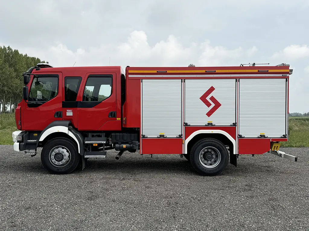 Renault D16 4x4 Fire Fighter Truck 2