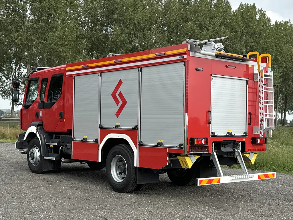 Renault D16 4x4 Fire Fighter Truck 3