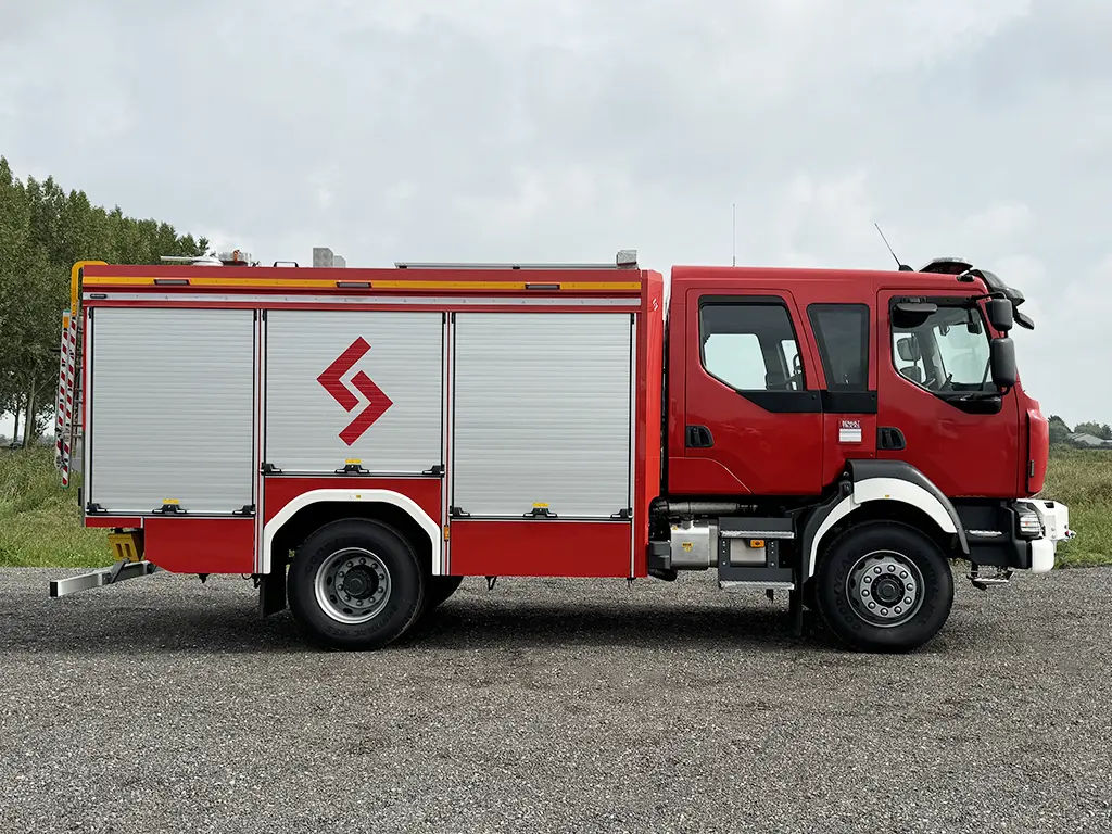 Renault D16 4x4 Fire Fighter Truck 5