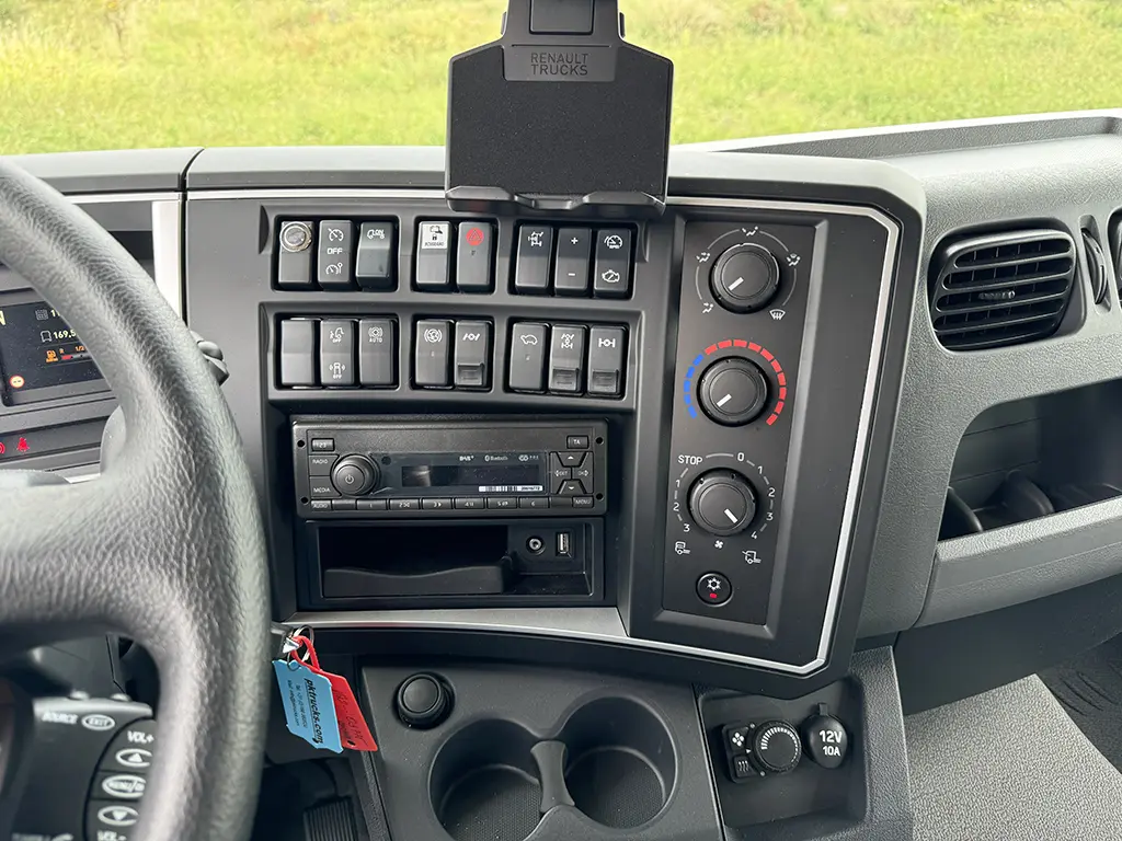 Renault D16 4x4 Fire Fighter Truck 10