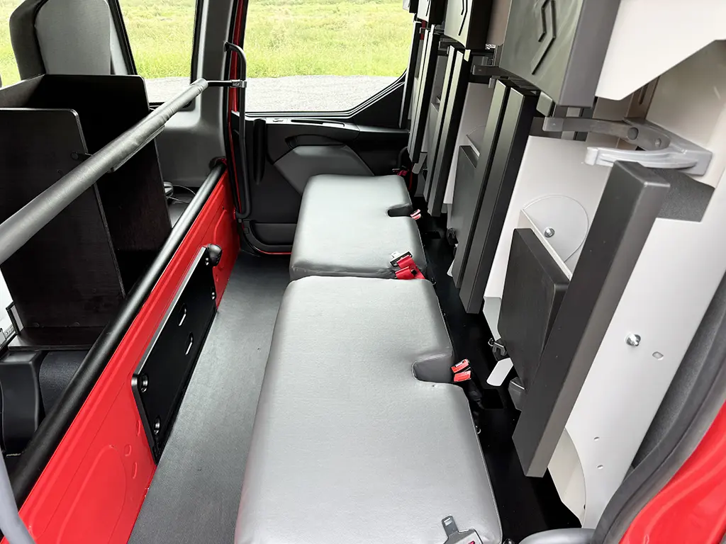 Renault D16 4x4 Fire Fighter Truck 14