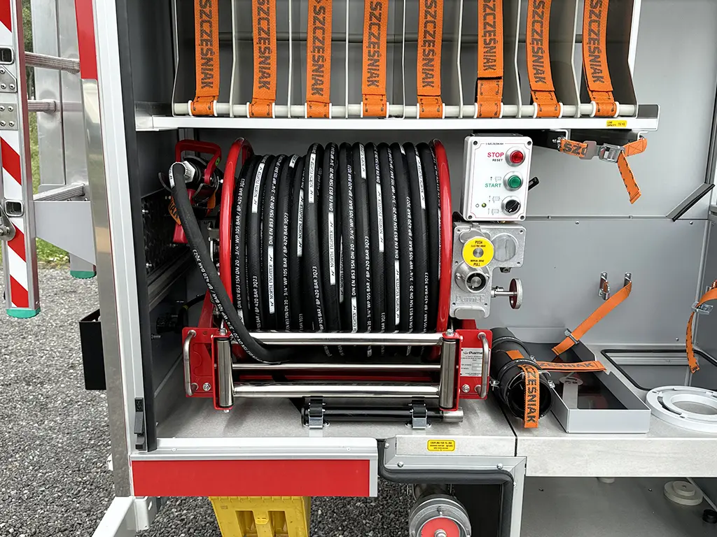 Renault D16 4x4 Fire Fighter Truck 24