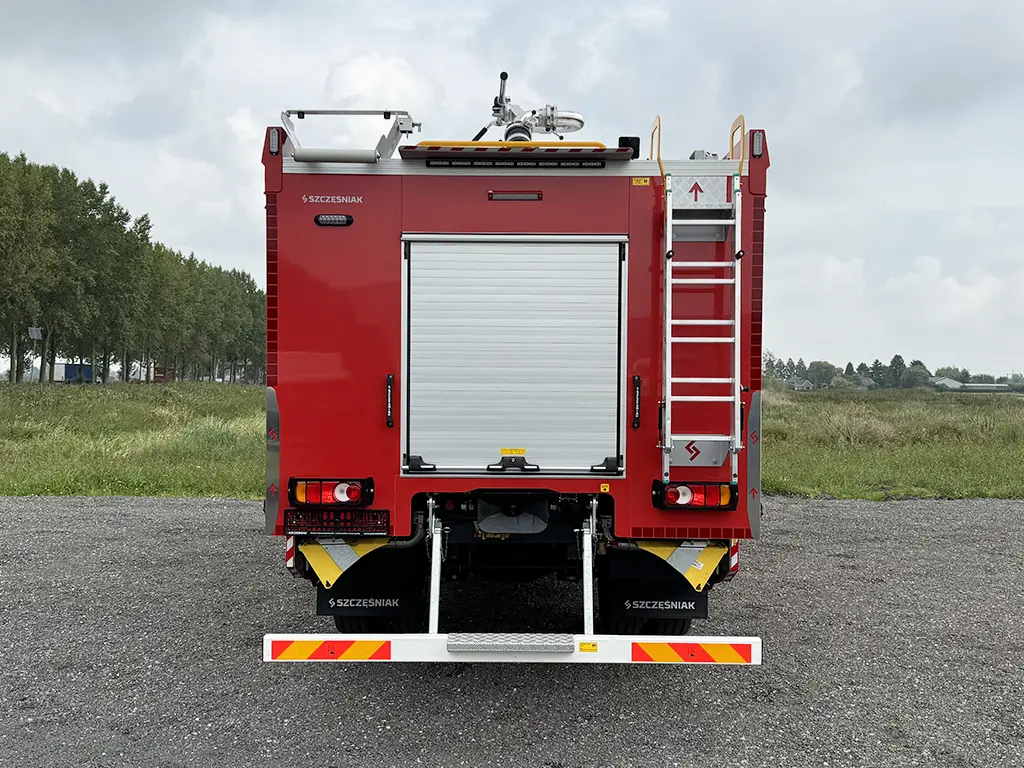 Renault D16 4x4 Fire Fighter Truck 13