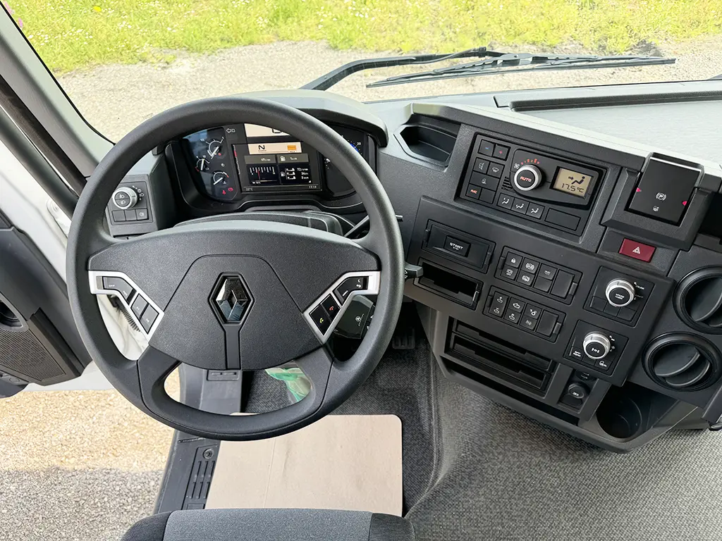 Renault K 460 6x6 Water Tank Truck 9