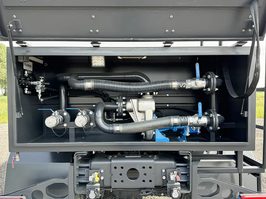 Renault K 460 6x6 Water Tank Truck 12