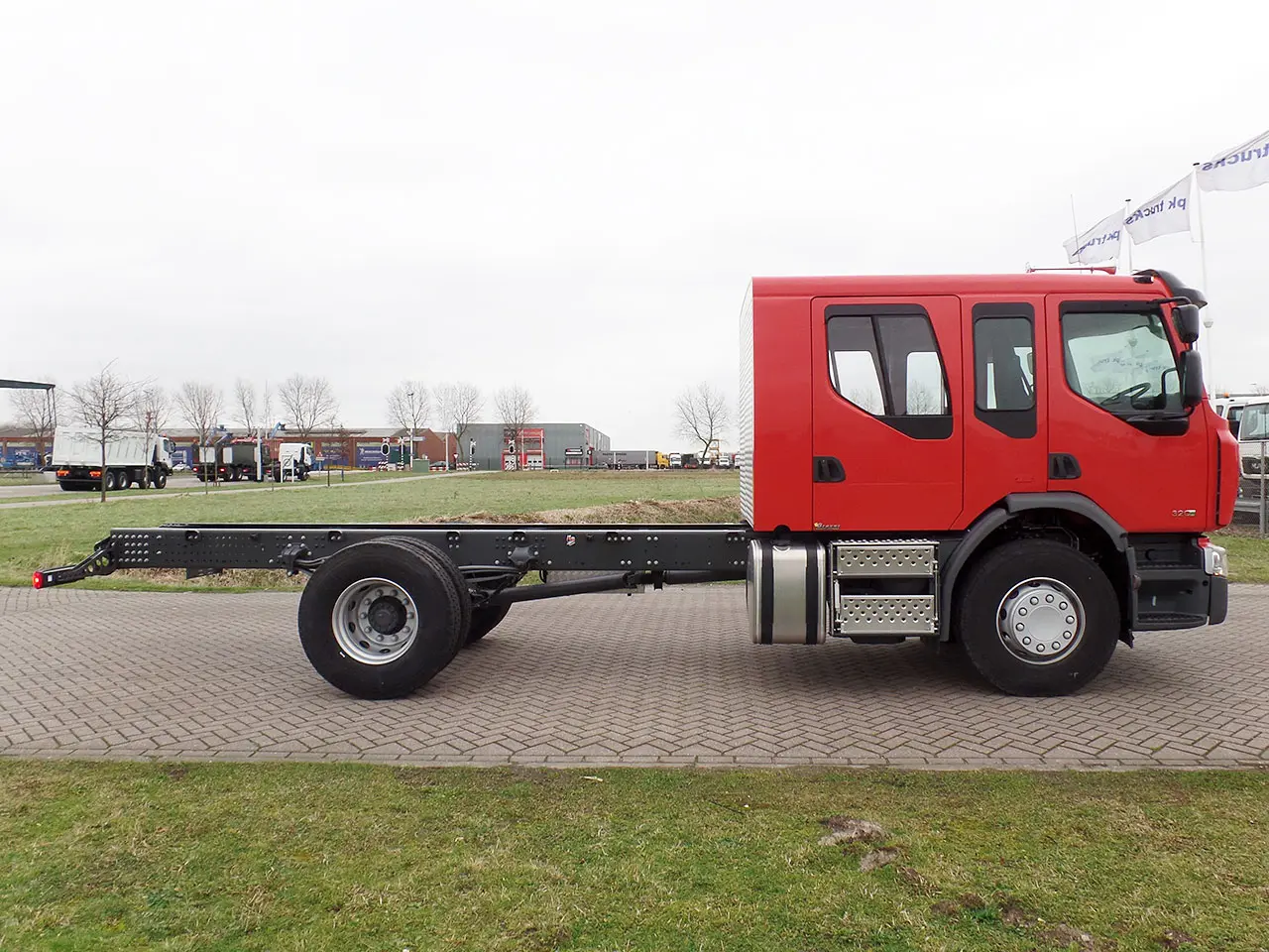Renault Kerax 320 DXI 4x2 Chassis Cabin 5