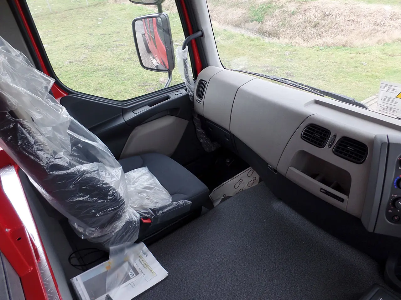 Renault Kerax 320 DXI 4x2 Chassis Cabin 10