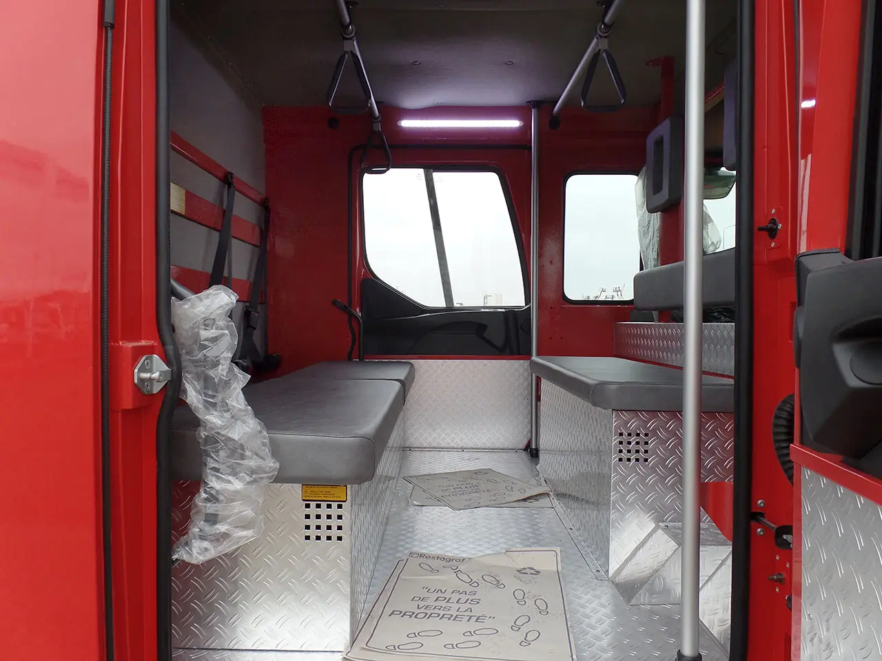 Renault Kerax 320 DXI 4x2 Chassis Cabin 12