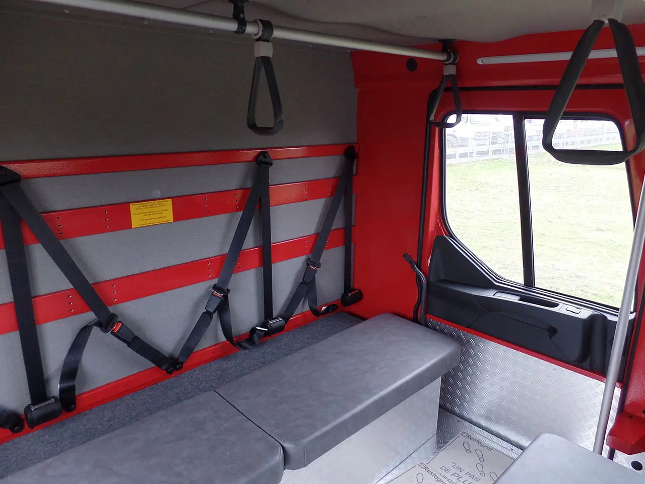 Renault Kerax 320 DXI 4x2 Chassis Cabin 13