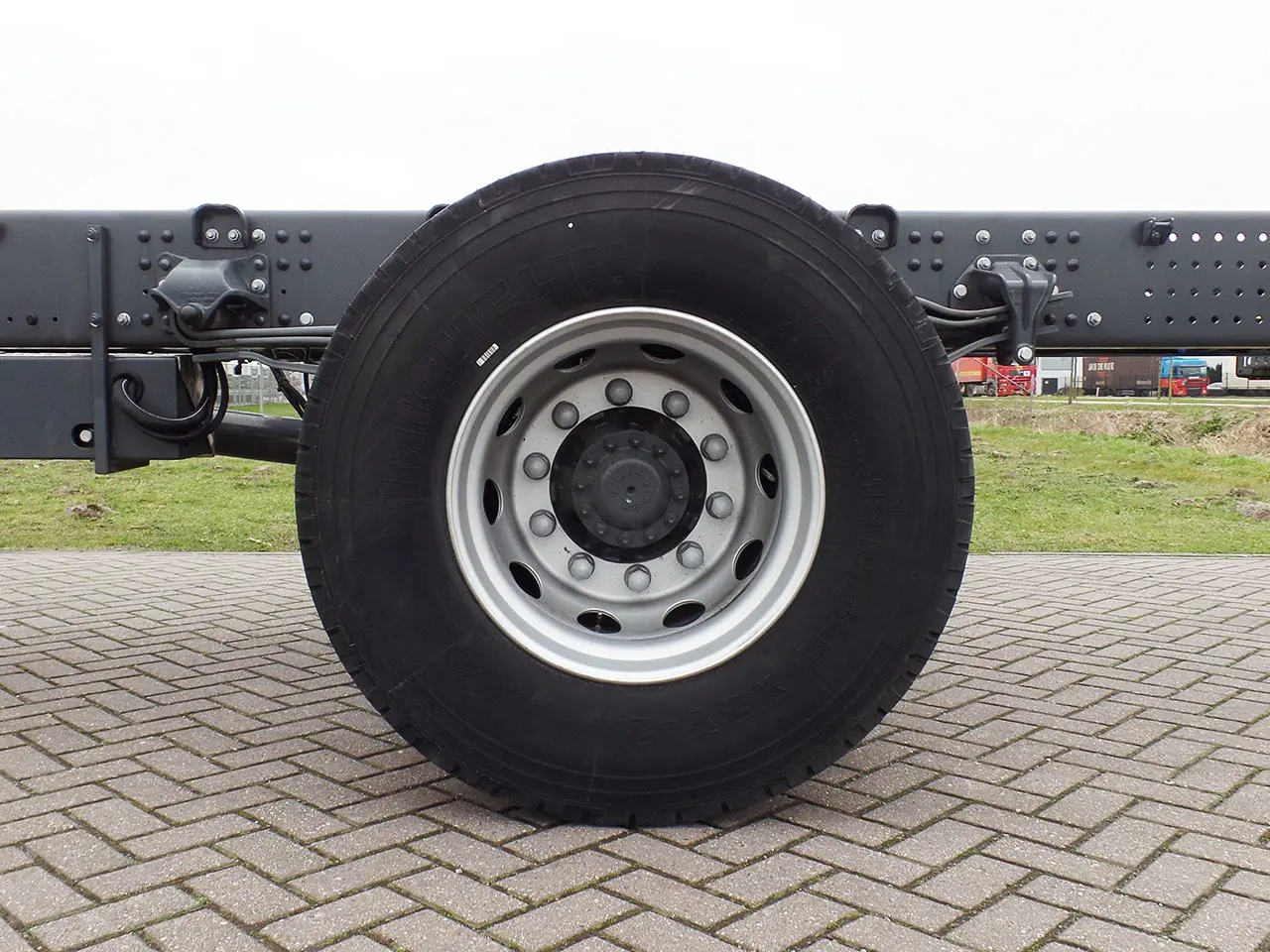 Renault Kerax 320 DXI 4x2 Chassis Cabin 16