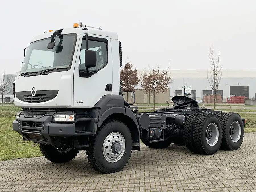 Renault Kerax 440 DXI 6x6 Tractor Head