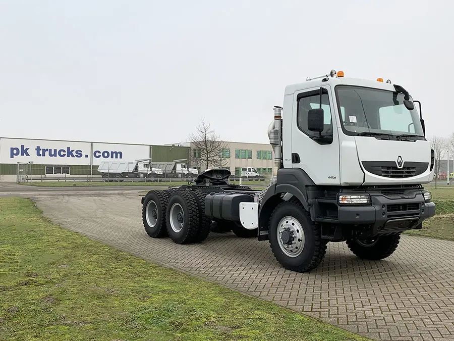 Renault Kerax 440 DXI 6x6 Tractor Head 4