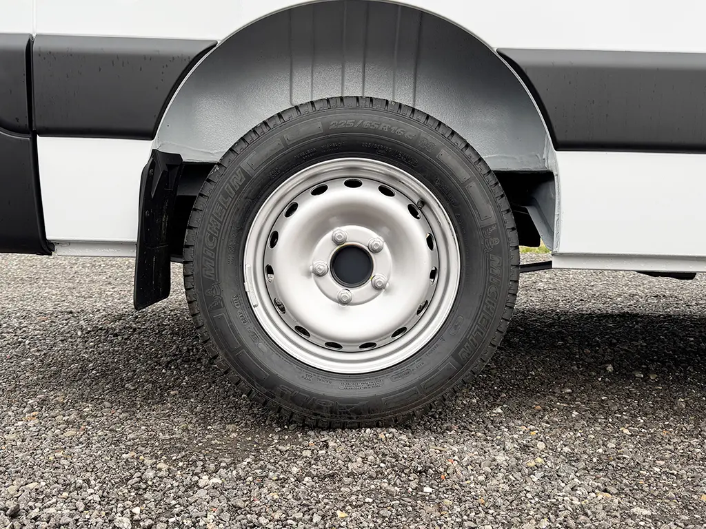 Renault Master L2H2 4x2 Closed Van 13