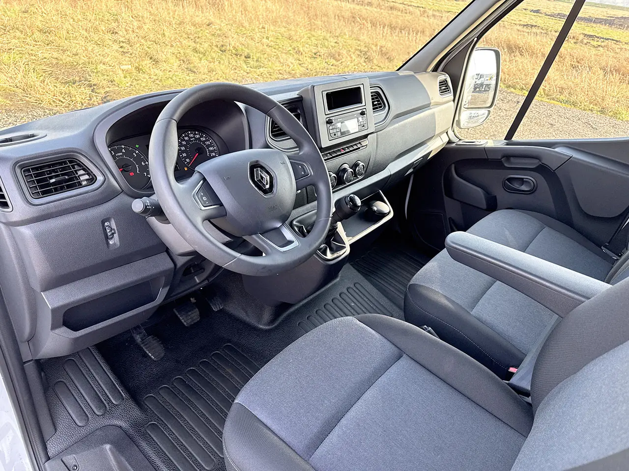 Renault Master L4H3 4x2 Closed Van