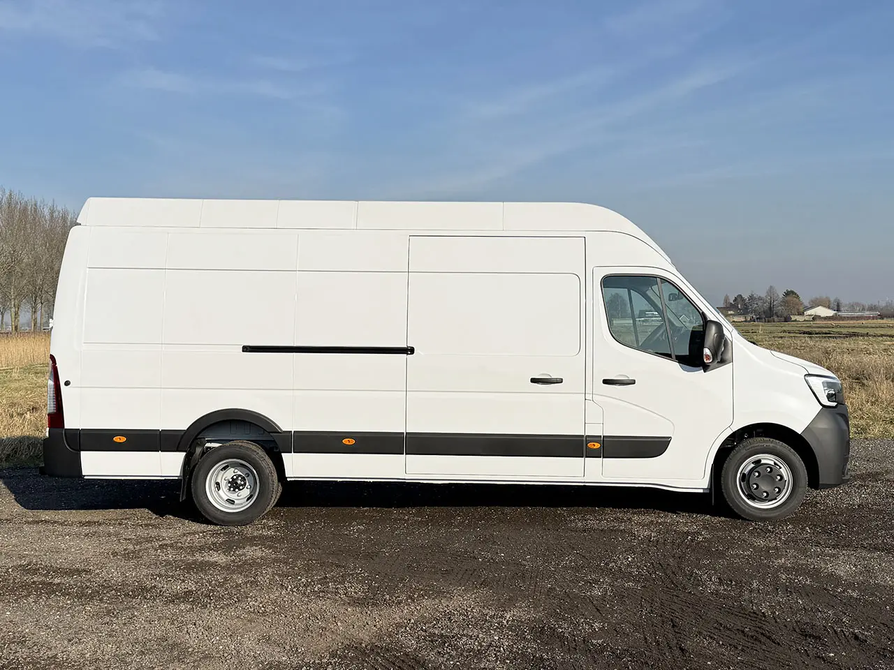 Renault Master L4H3 4x2 Closed Van 5