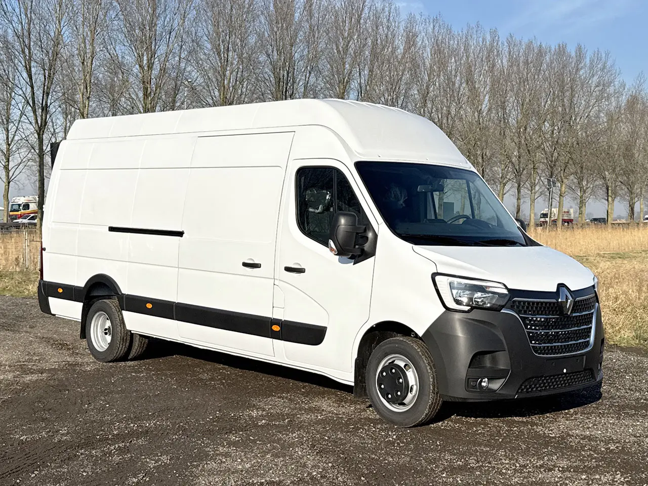 Renault Master L4H3 4x2 Closed Van 8