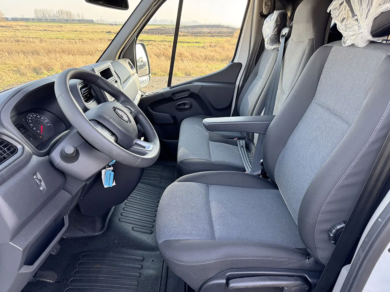 Renault Master L4H3 4x2 Closed Van 9