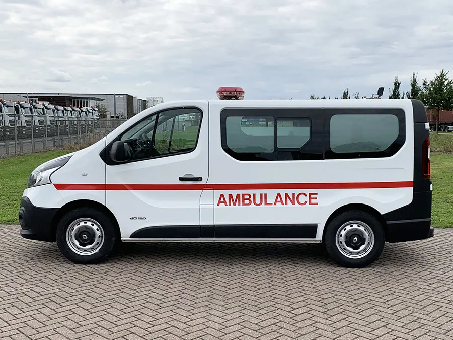 Renault Trafic dCi 120 L1H1 Ambulance fourgon 4x2