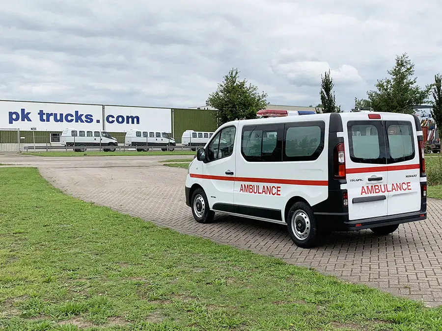 Renault Trafic dCi 120 L1H1 Ambulance fourgon 4x2 3