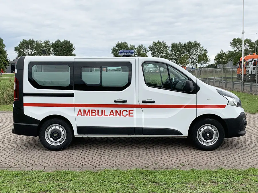 Renault Trafic dCi 120 L1H1 4x2 Ambulance Van 5