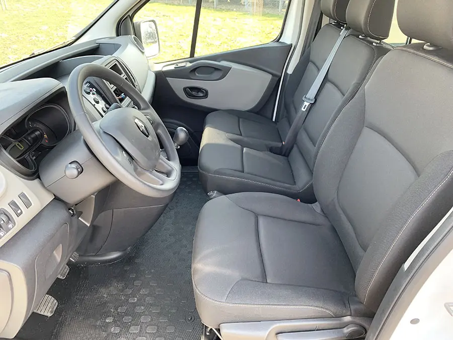 Renault Trafic dCi 120 L1H1 4x2 Ambulance Van 8