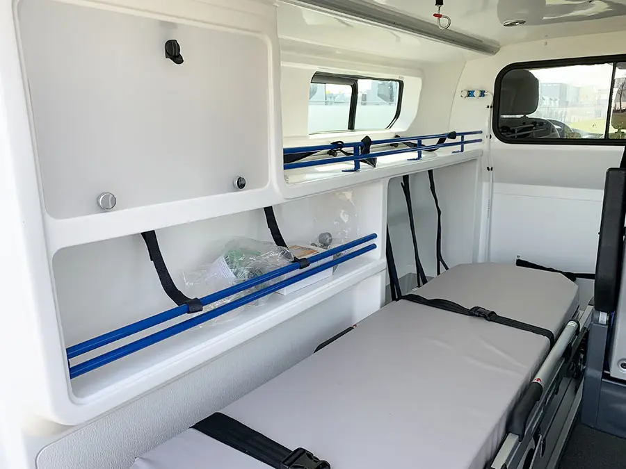 Renault Trafic dCi 120 L1H1 4x2 Ambulance Van 13