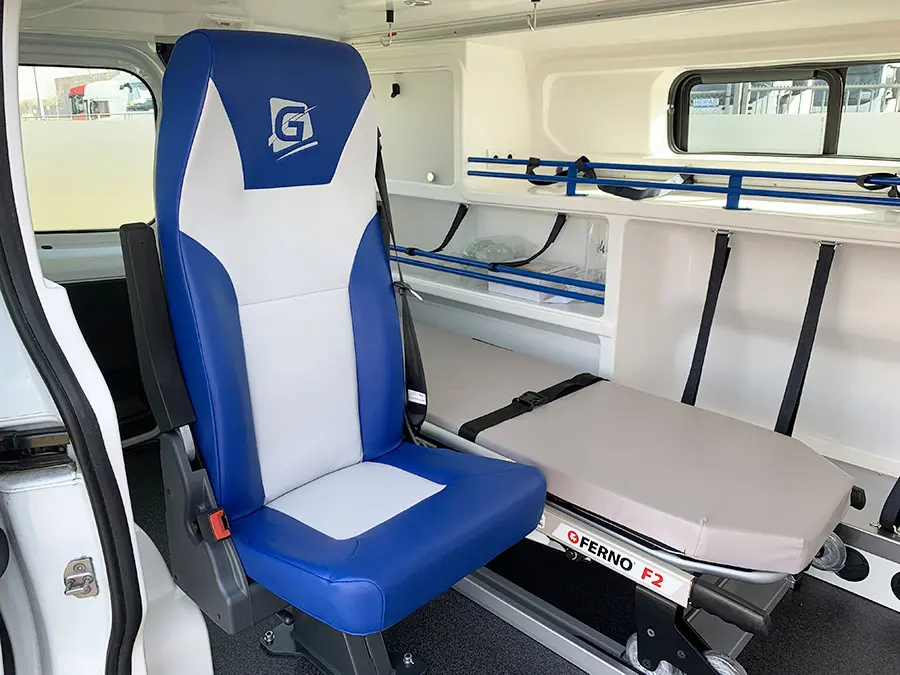 Renault Trafic dCi 120 L1H1 4x2 Ambulance Van 14