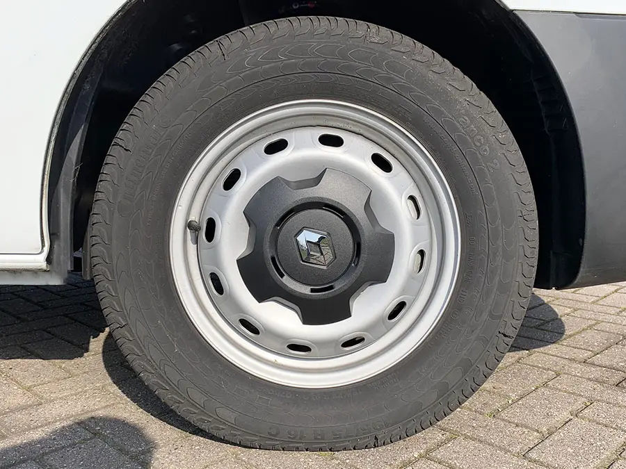 Renault Trafic dCi 120 L1H1 4x2 Ambulance Van 15