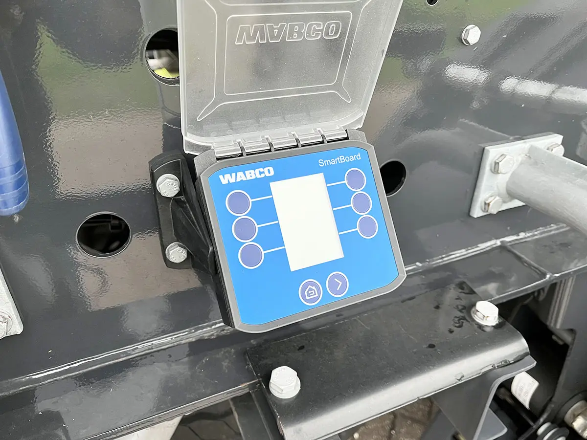 Schmitz Cargobull SKI 24 4-Axle Tipper Trailer 9