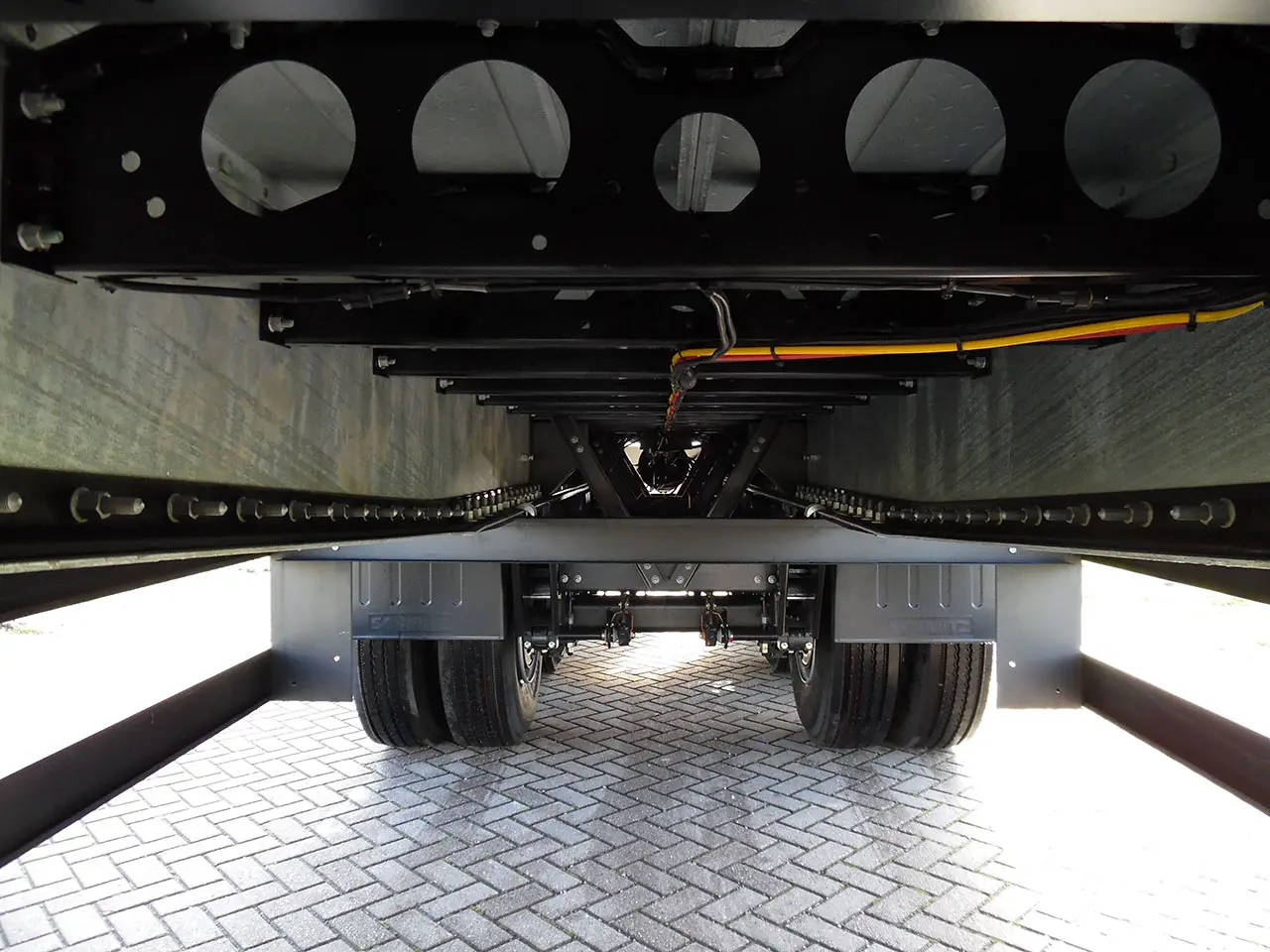 Schmitz SHD 40ft Semi-remorque plateau porte container 3-Essieux 9