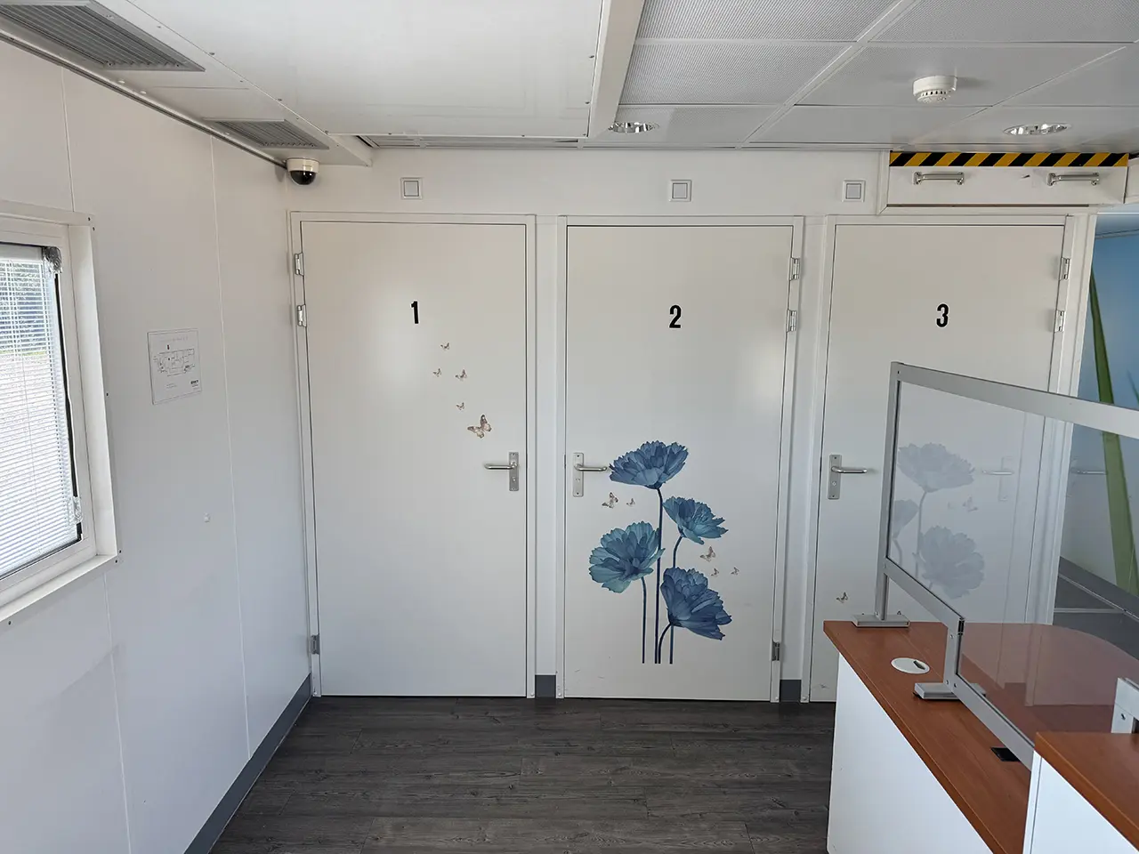 Smit STO-1030 Medical Hospital Trailer 2-Axle 14