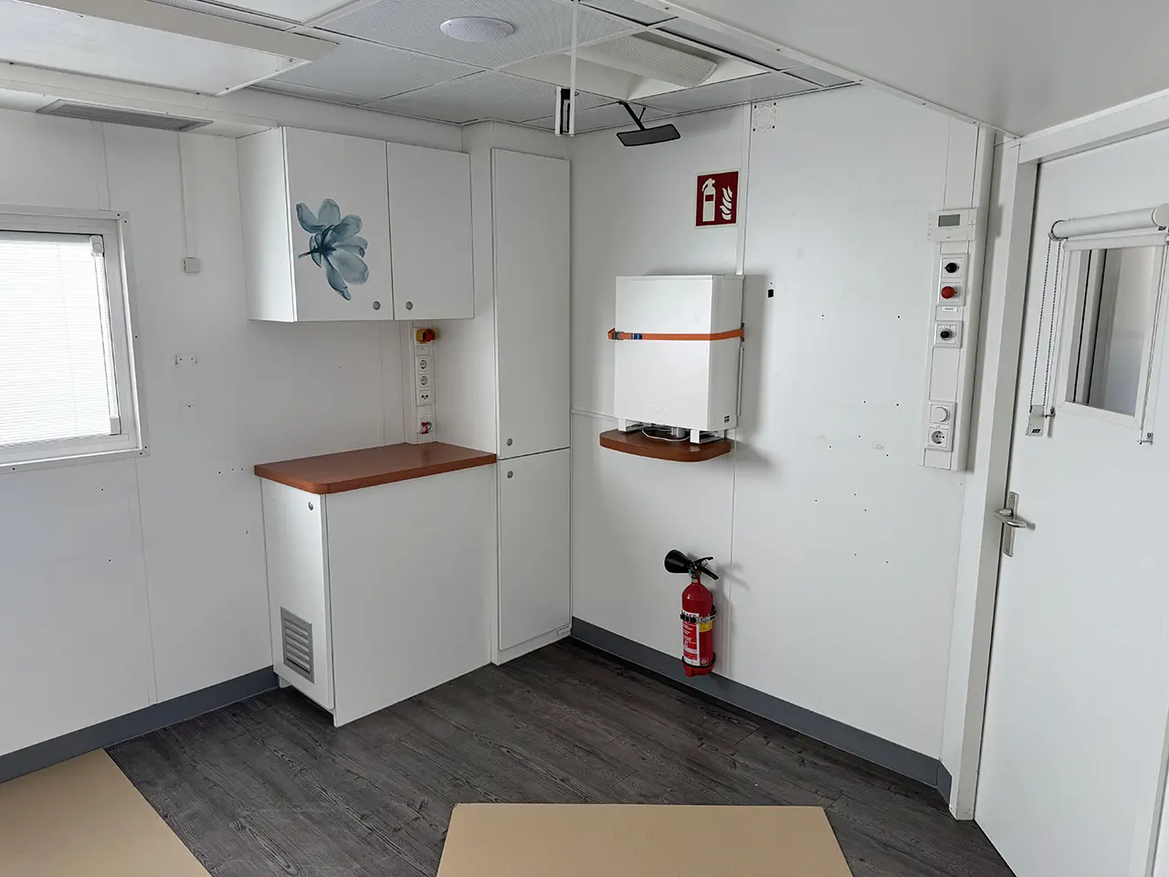 Smit STO-1030 Medical Hospital Trailer 2-Axle 21