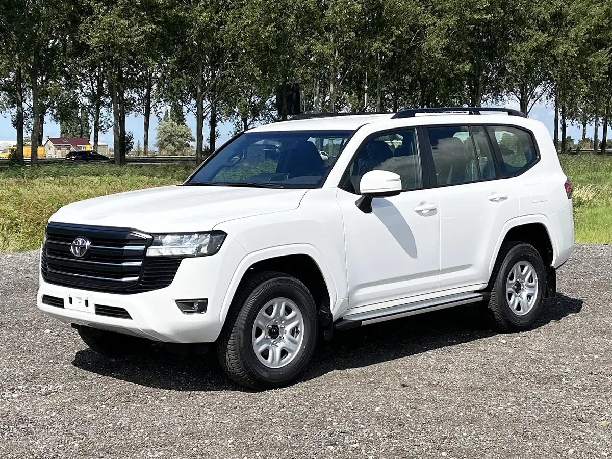 Toyota Land Cruiser 300 GX.R C07 4x4 Sports Utility Vehicle (SUV)
