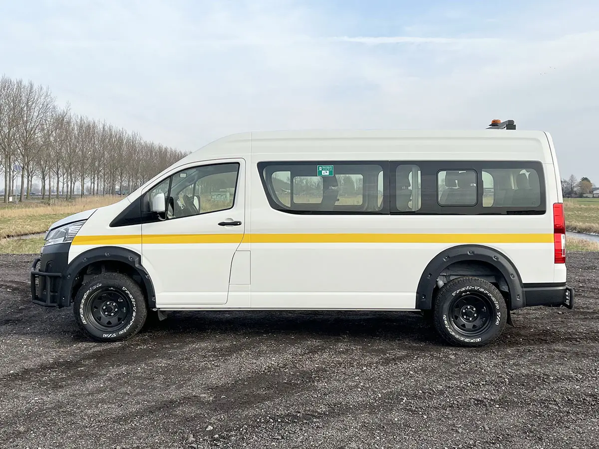 Toyota Hiace GL High Roof Mini bus 4x4