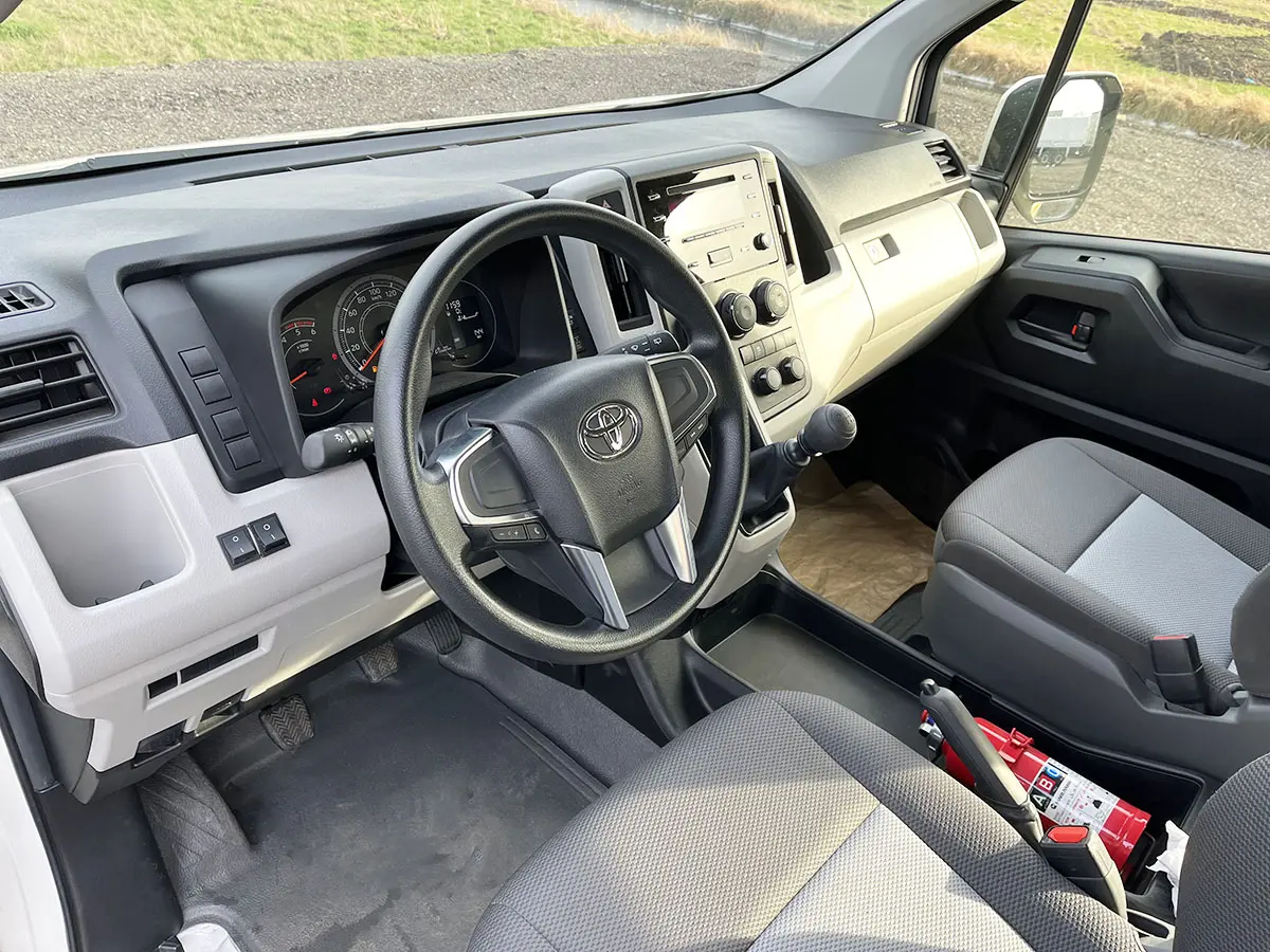 Toyota Hiace GL High Roof 4x4 Mini Bus 8