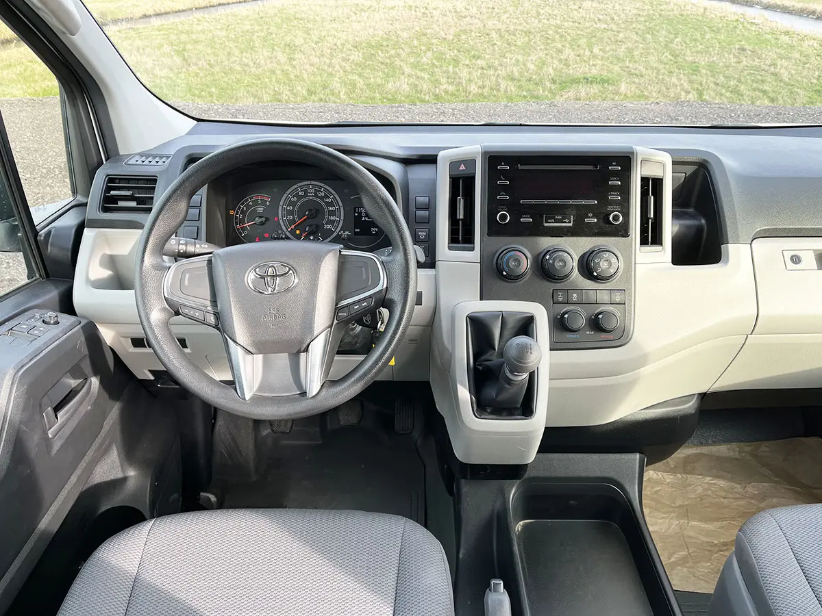 Toyota Hiace GL High Roof 4x4 Mini Bus 9