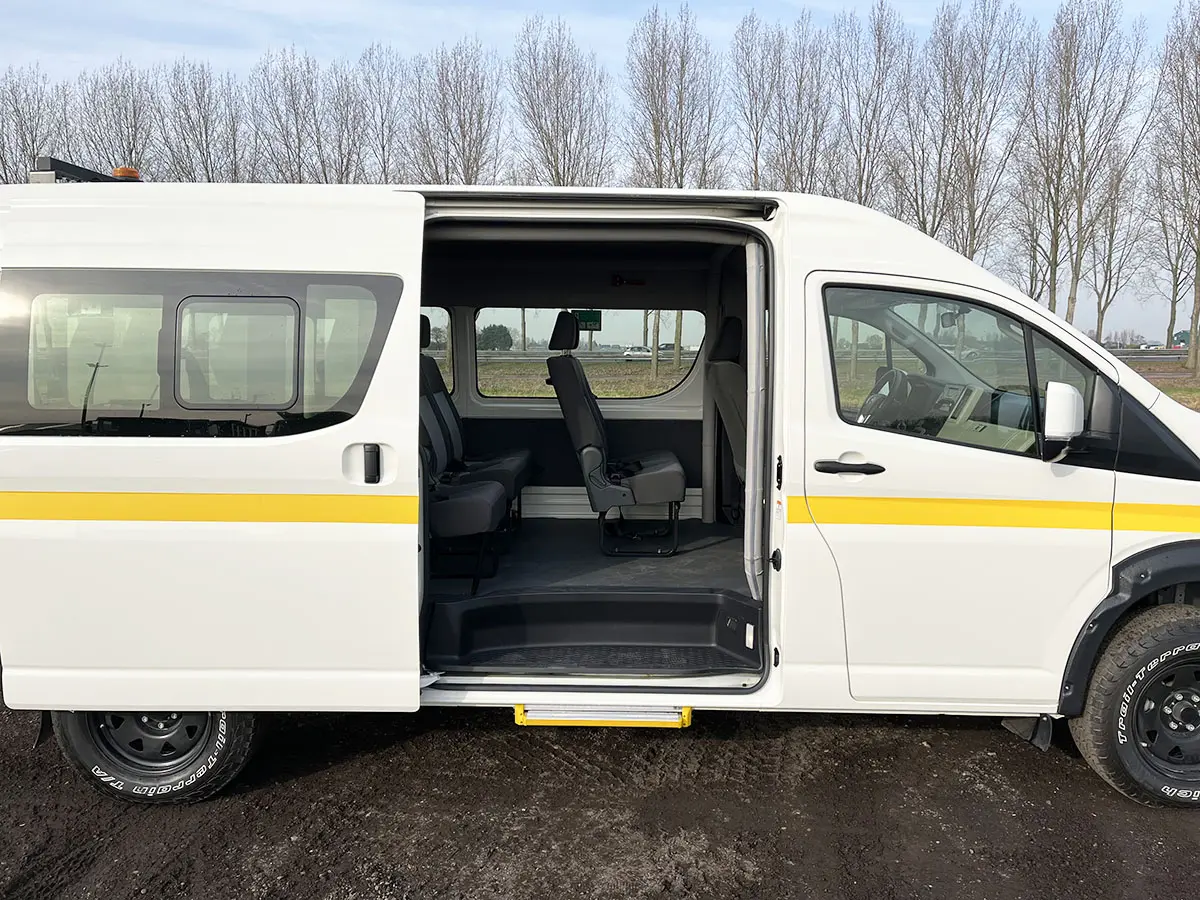 Toyota Hiace GL High Roof Mini bus 4x4 10