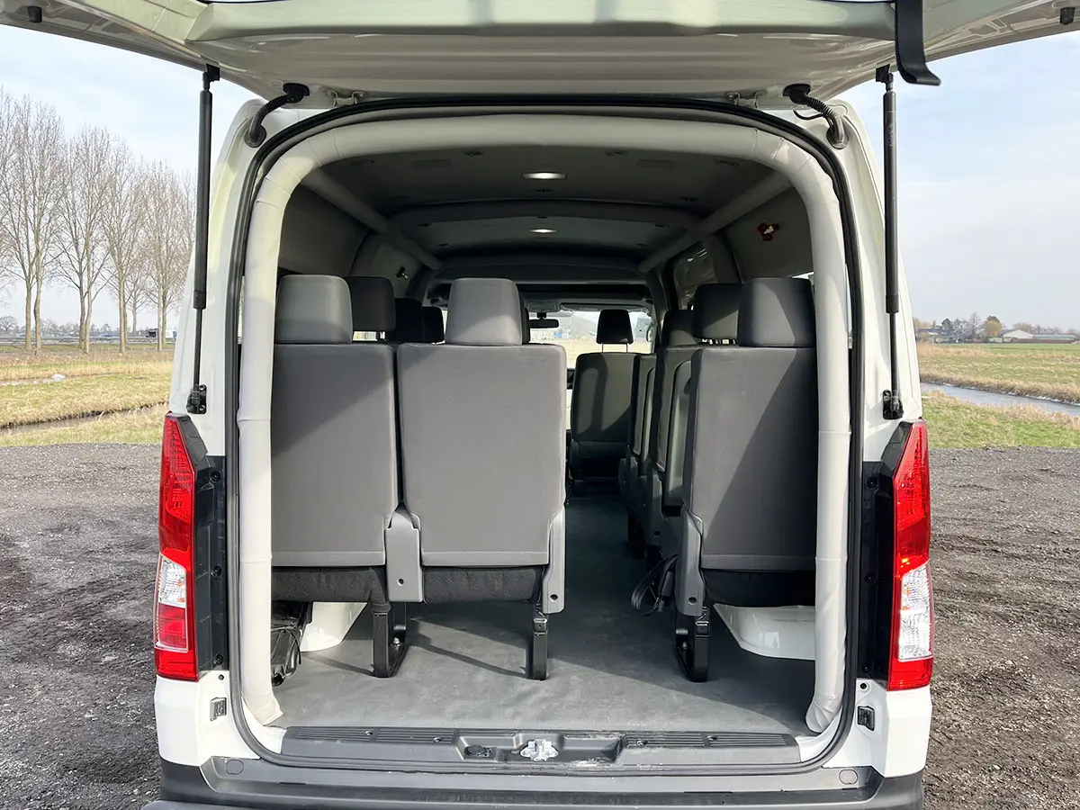 Toyota Hiace GL High Roof 4x4 Mini Bus 13