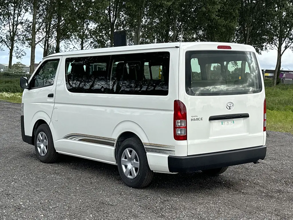 Toyota Hiace Standard 4x2 Mini Bus 3