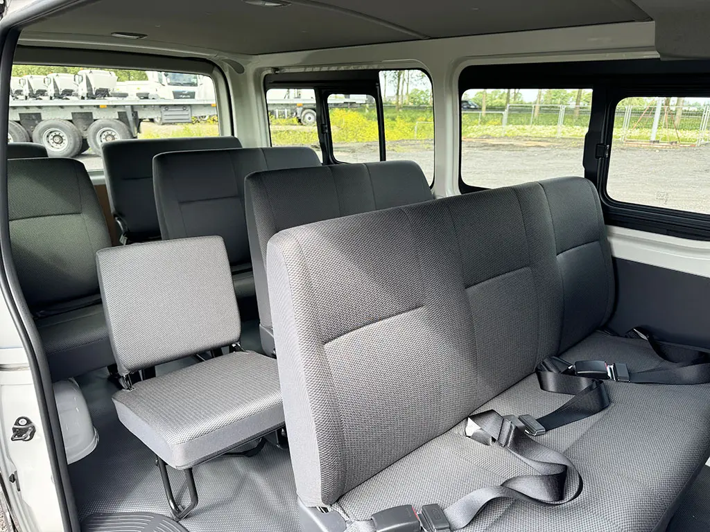 Toyota Hiace Standard 4x2 Mini bus 11