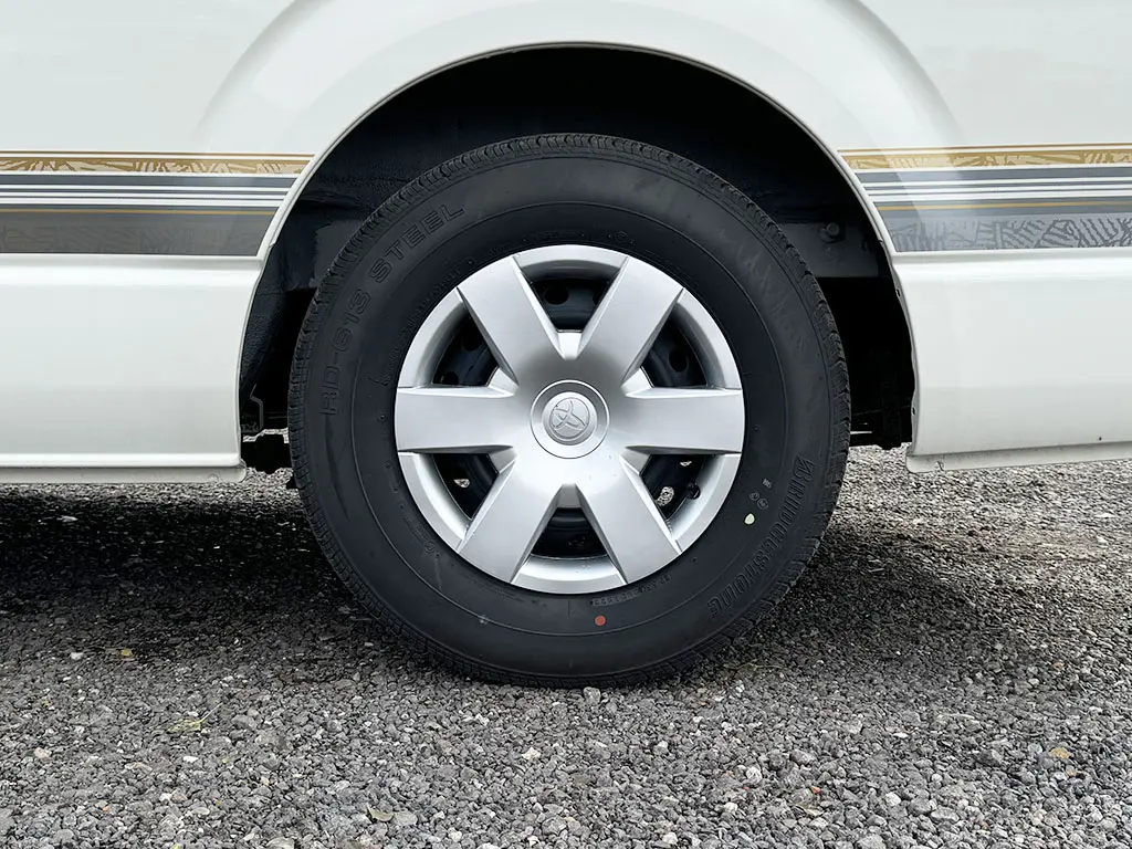 Toyota Hiace Standard 4x2 Mini Bus 14