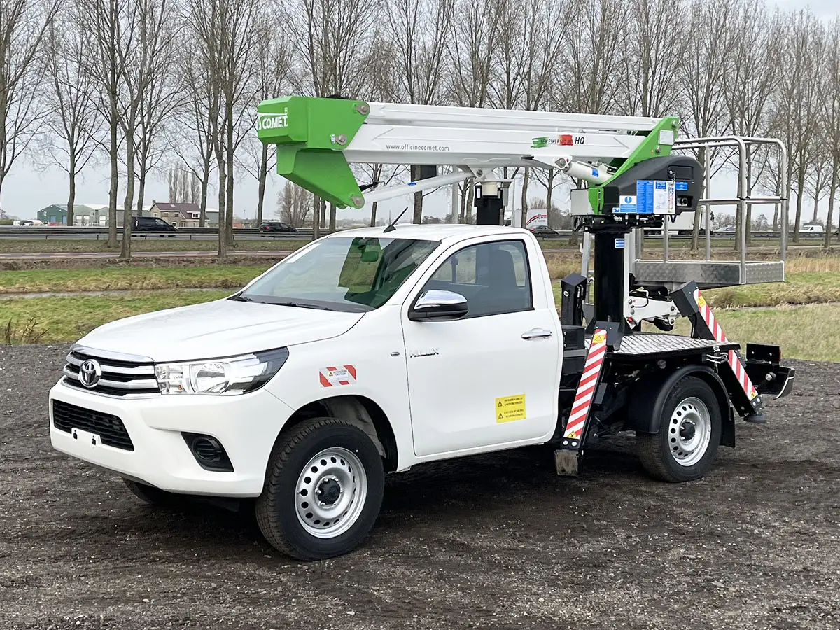 Toyota Hilux 2.4 DLX Pick-up nacelle 4x4
