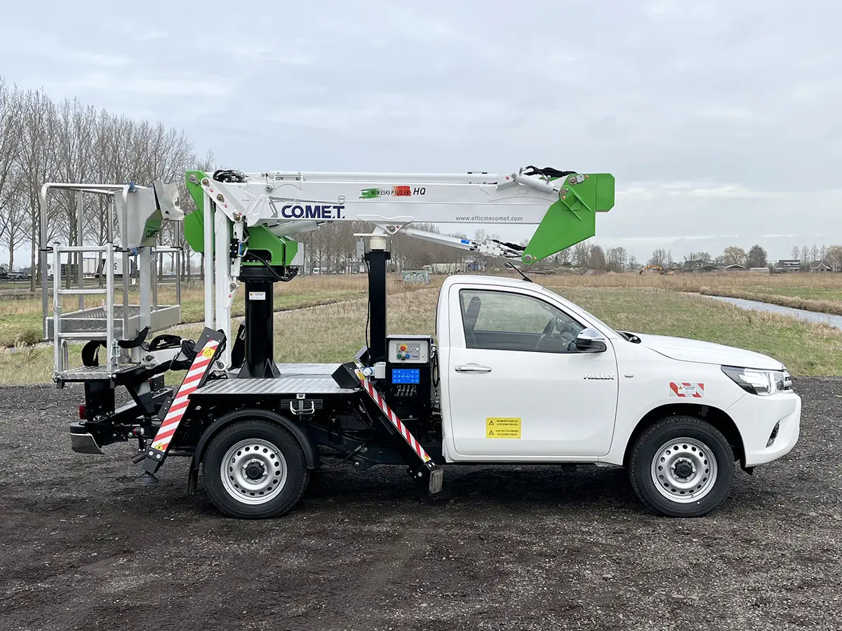 Toyota Hilux 2.4 DLX Pick-up nacelle 4x4 5