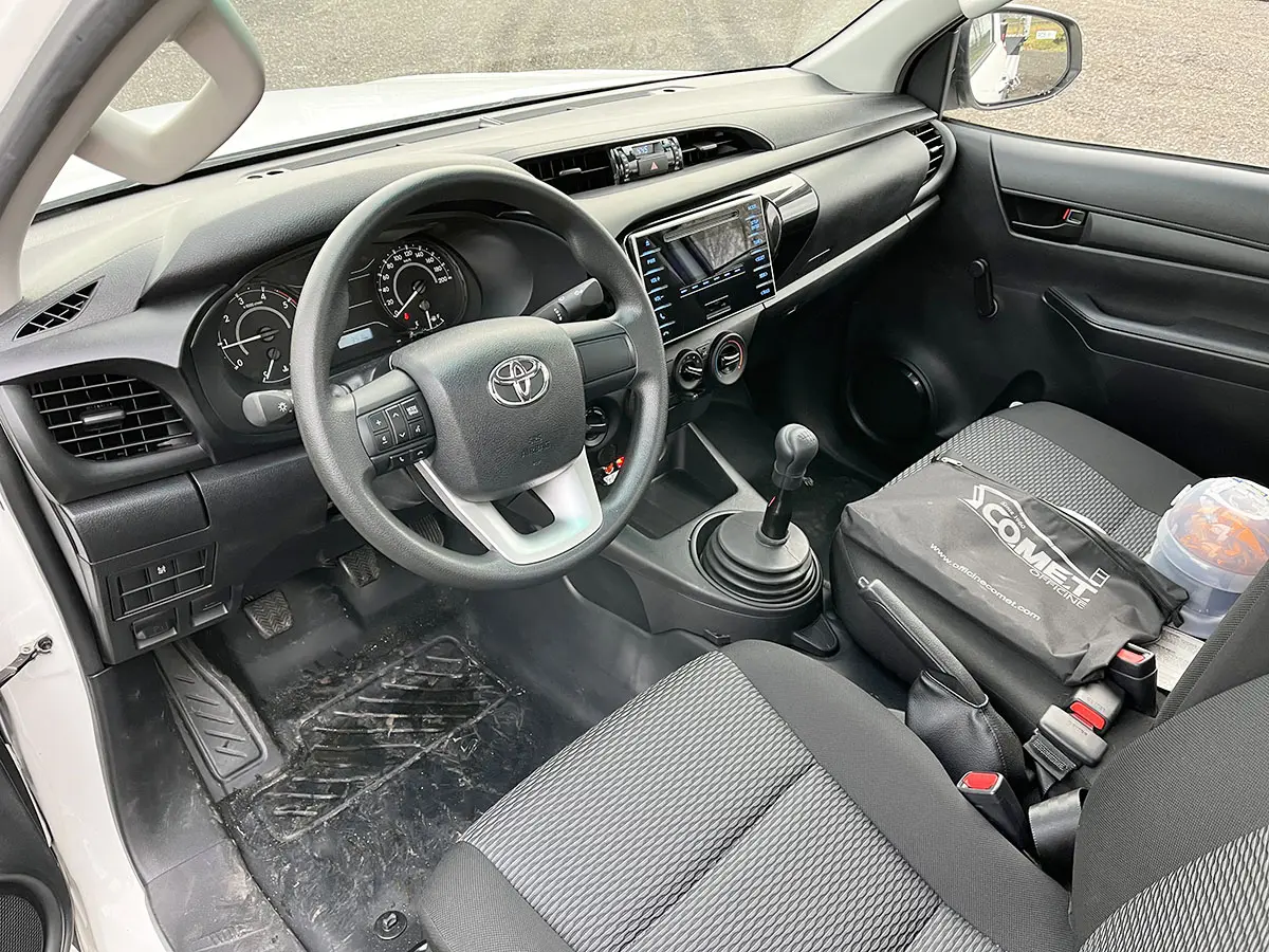 Toyota Hilux 2.4 DLX Pick-up nacelle 4x4 8